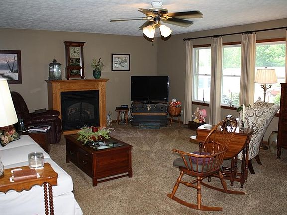 3rd image of 22 James Ct