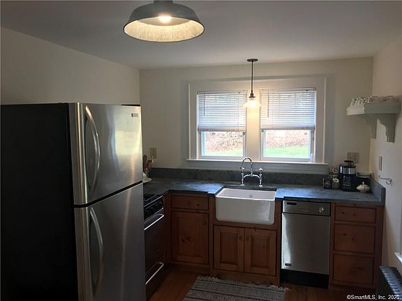 18 Flirtation Avenue