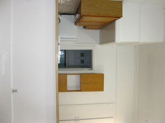 4th image of 129 W 74th St APT 3A