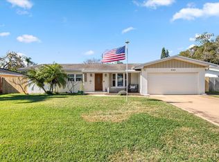 698 Pinecrest Dr, Largo, FL 33770