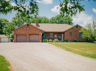 165 N 160th St, Girard, KS 66743