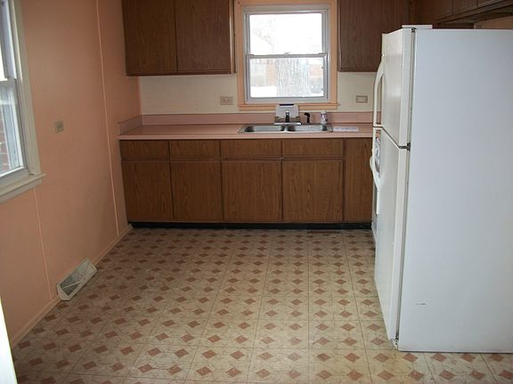 3rd image of 3933 153rd Pl
