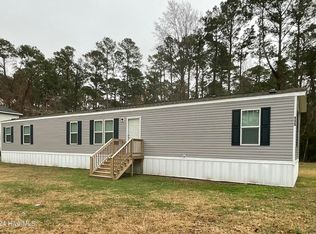 111 Longleaf Dr, Newport, NC 28570