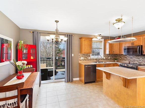 4th image of 75 McAndrew St