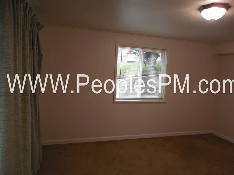 1617 Jones Ave NE — Photo 14
