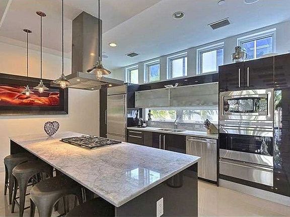 3rd image of 2745 NE 1st St #2745