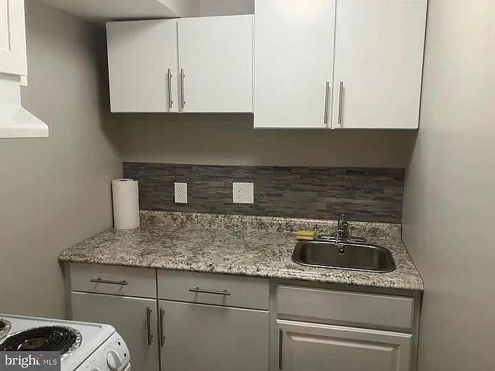 KITCHEN all the conveniences