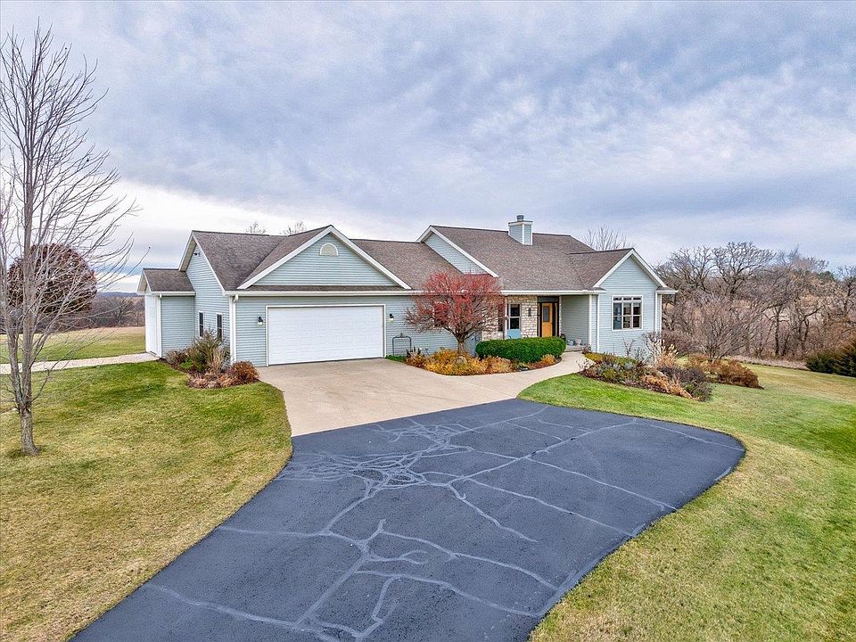 1st image of N8894 Blue Vista Ln