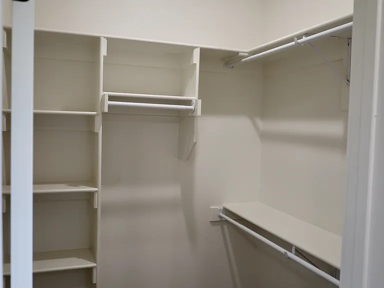 510 Cosmos St — Photo 16