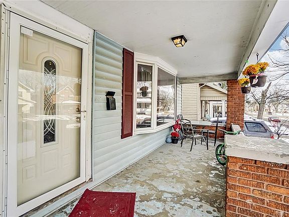 3rd image of 1228 Vernon Dr