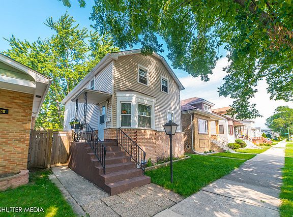3rd image of 3630 N Olcott Ave