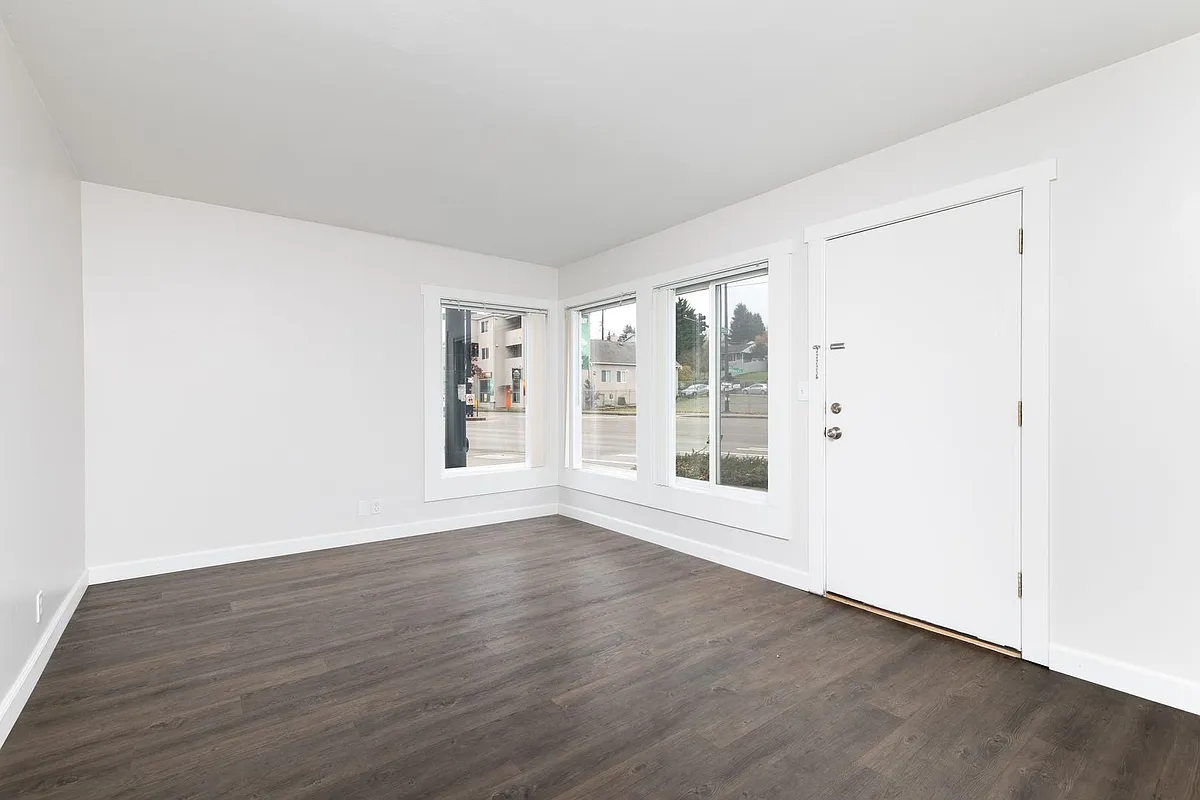 Building Photo - Pm1-Um-Pal5058-Mf