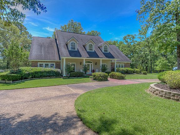 4th image of 10685 Saint Charles Pl