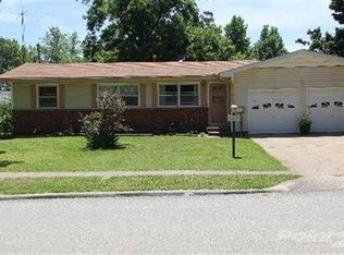 528 E Greenwood St, Springfield, MO 65807