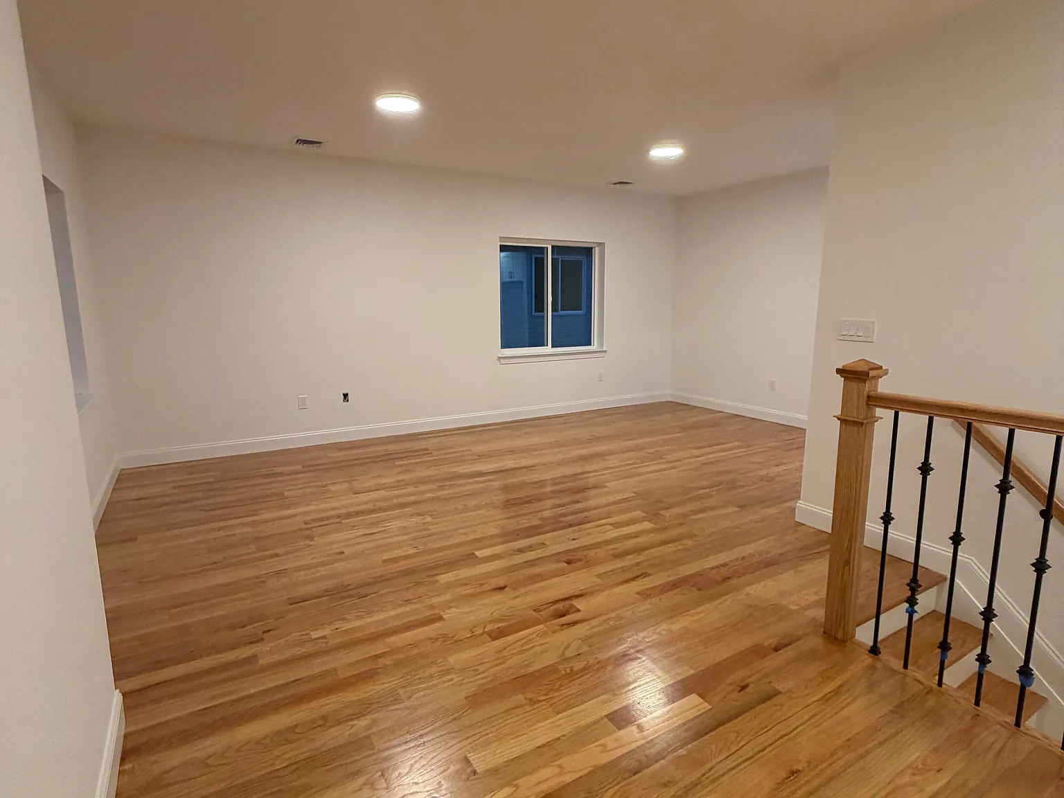 3 bed, 1250 sqft, $3,200 — Photo 3