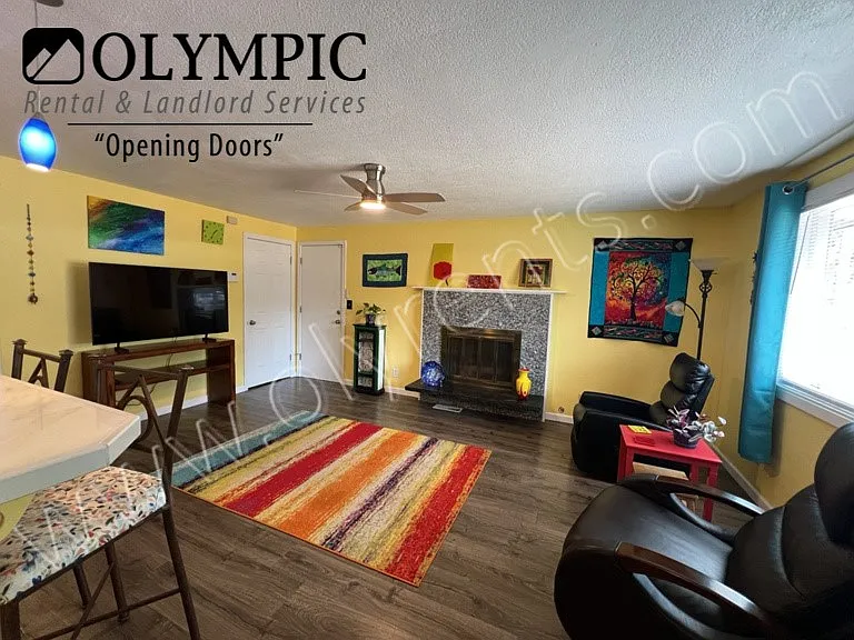 3 bed, 1.75 bath with RV parking/storage! in Brentwood neighborhood! — Photo 4
