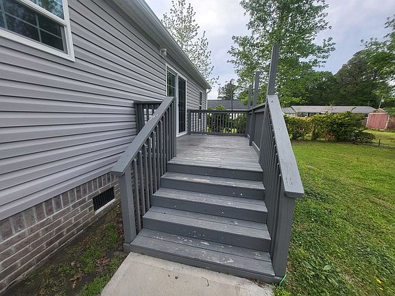 3rd image of 147 Honeydew Rd.