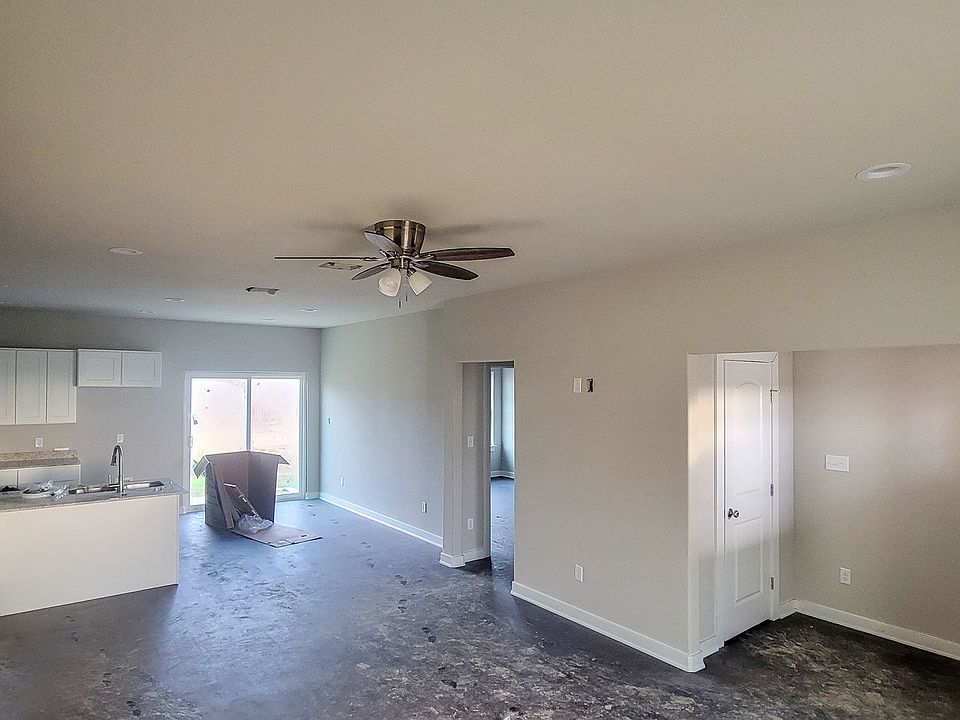 1st image of 3844 Skylane Ave