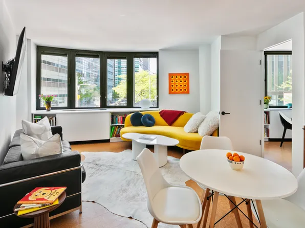 275 Greenwich Street 2C image 1 of 10