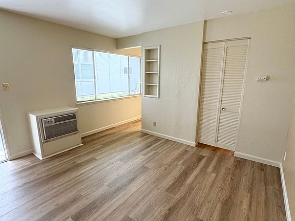 4th image of 1804 T St APT 2