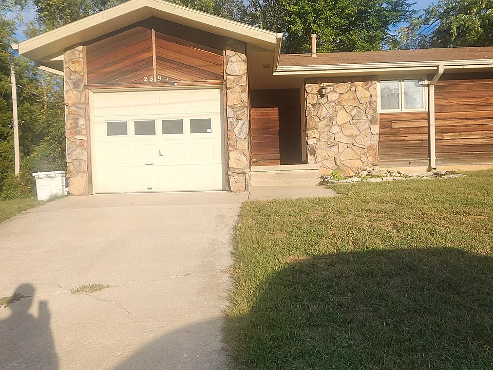 2391 W Farm Road 164 #B