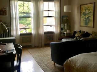 956 10th Ave E APT 204, Seattle, WA 98102