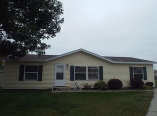 1334 Bridle Ln, North Platte, NE 69101