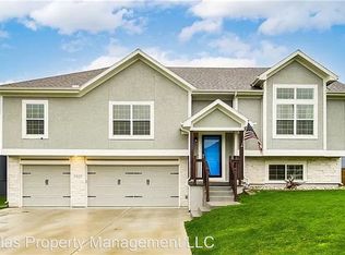 1407 Rylee Ct, Raymore, MO 64083