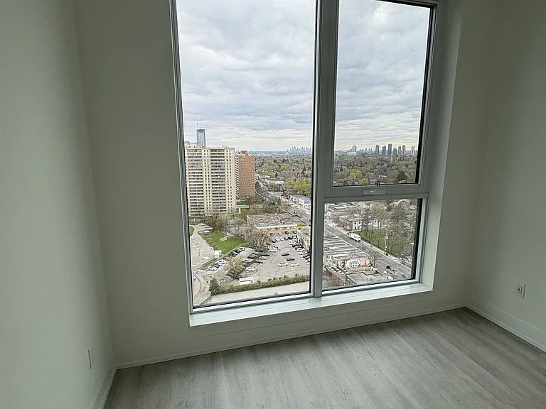 25 Cordova Ave #Penthouse 07 — Photo 11