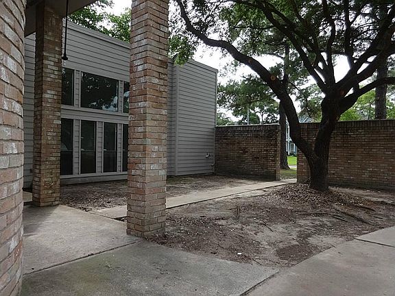 2nd image of 7507 Erinwood Dr