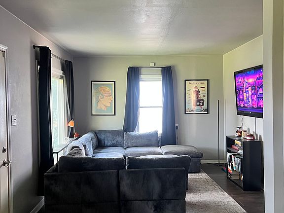 3rd image of 1427 Patton Ave