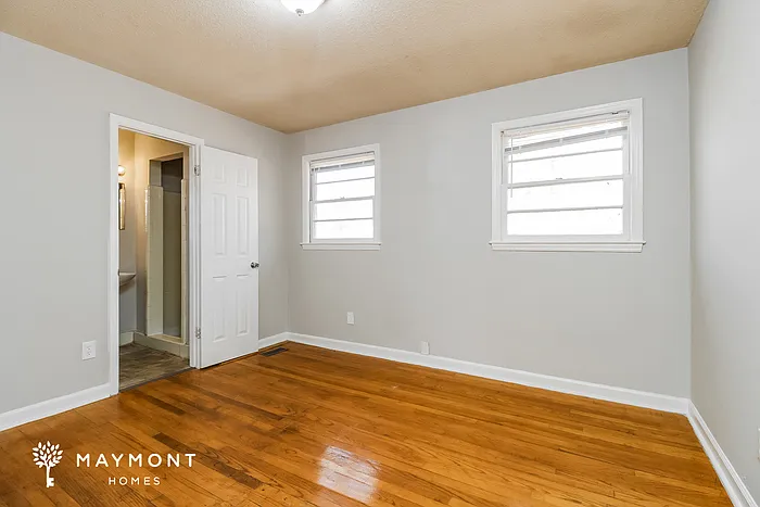 4248 Donavan Dr — Photo 7
