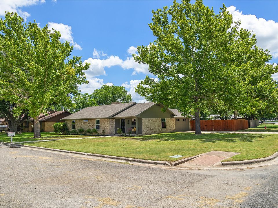 1st image of 2416 Monticello Dr