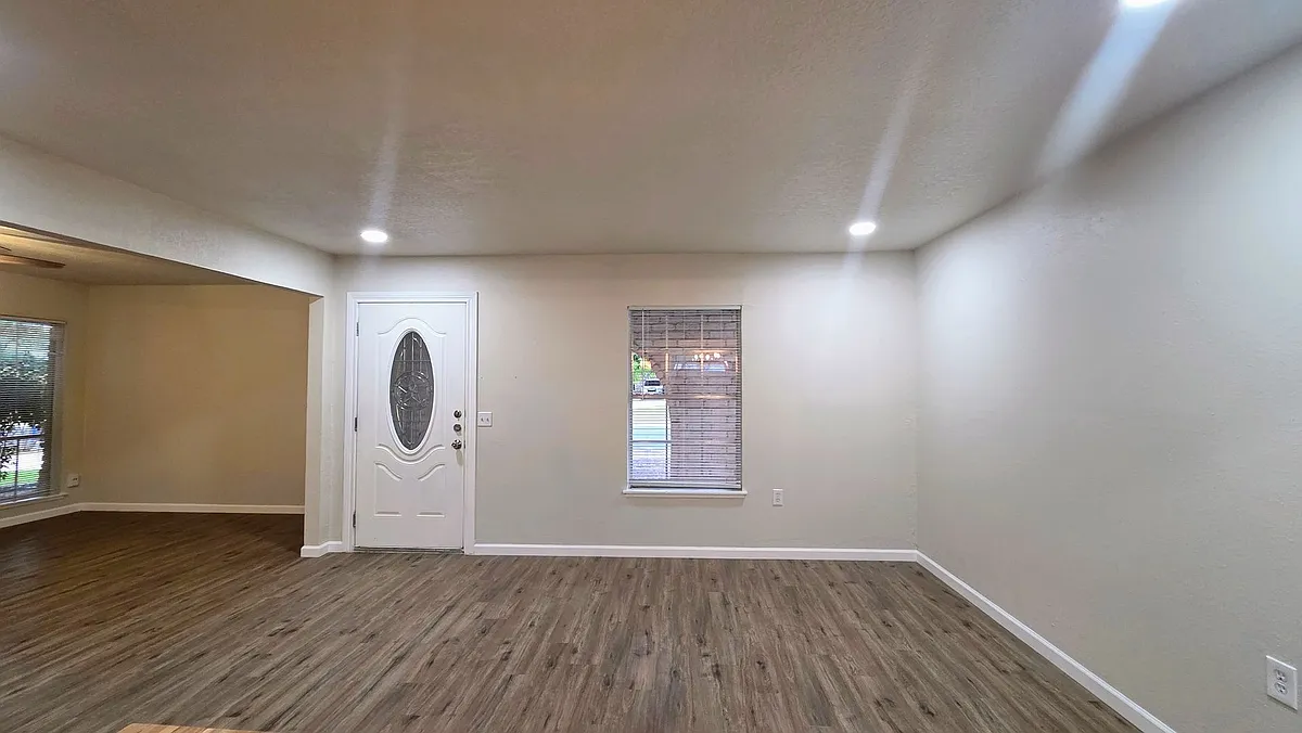 Building Photo - 12426 Magnifico St