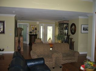10825 Nina St, Seminole, FL 33778