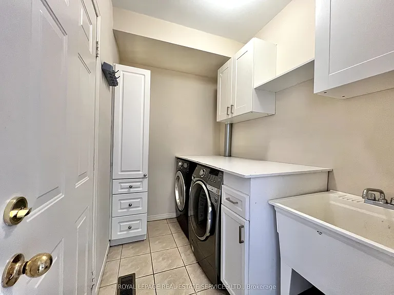 2153 Redstone Cres — Photo 14