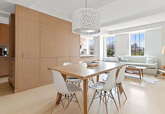 3rd image of 465 W 23rd St #8BCDE