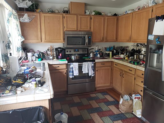 2nd image of 45311 Ridgeway Ct