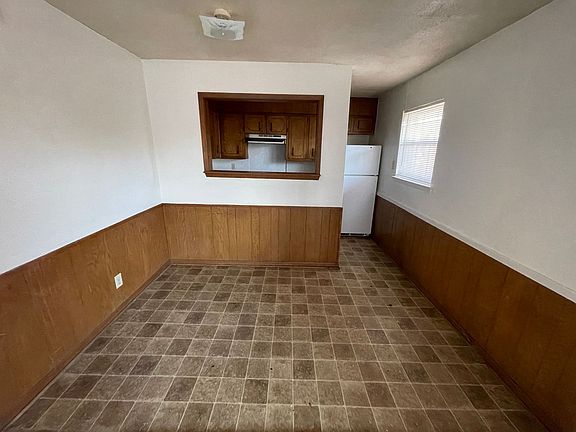 4th image of 228 Hold St #25