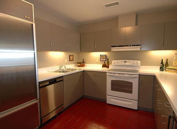 3rd image of 100 2nd St SE APT 606