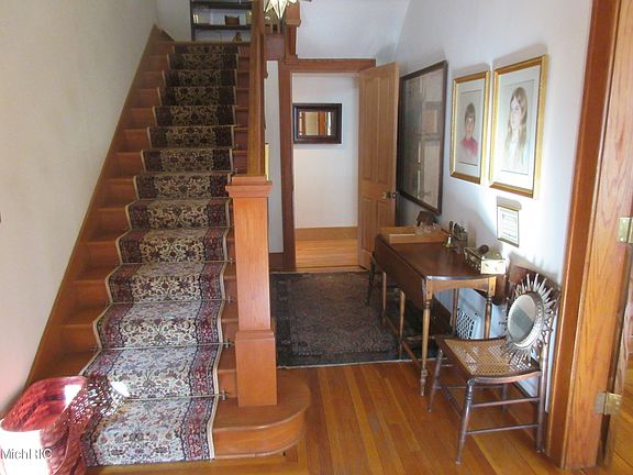 4th image of 2424 Glenwood Dr