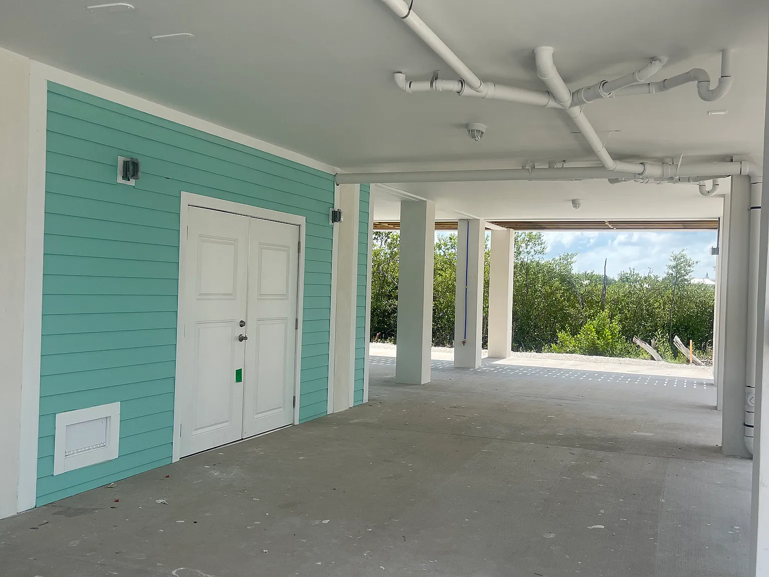 6 bed, 6.5 bath, 3840 sqft, $2,000 — Photo 3