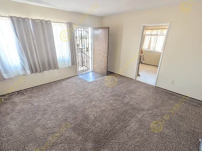 5443 E 6th St — Photo 5