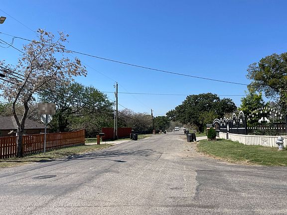 4th image of 4244 Fairlane Ave