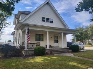 210 S Iowa St, Camp Point, IL 62320