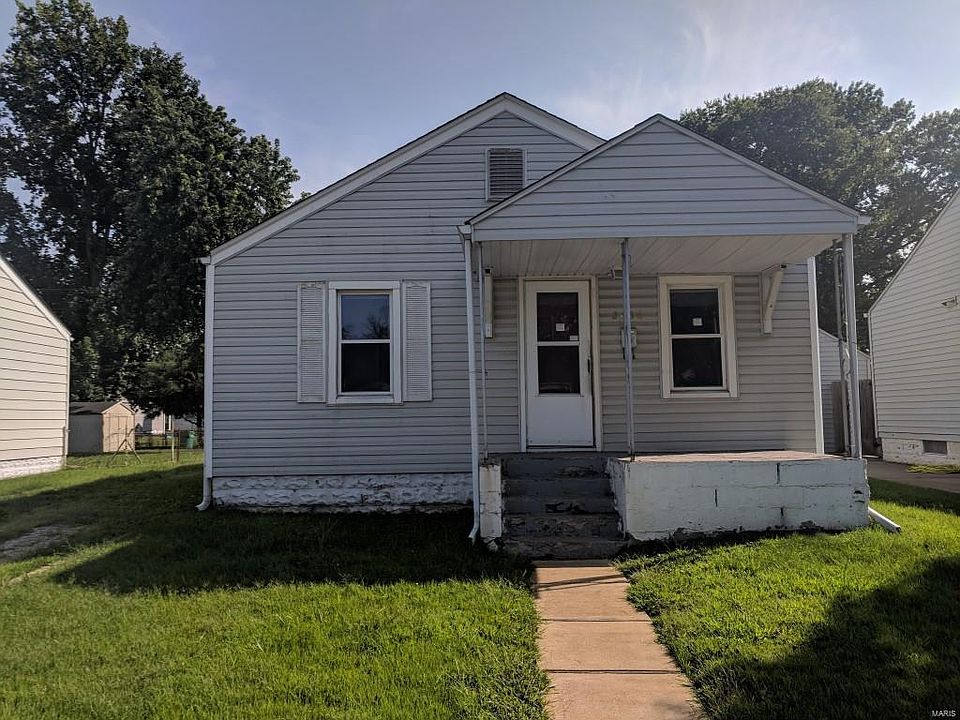 1st image of 2636 E 28th St