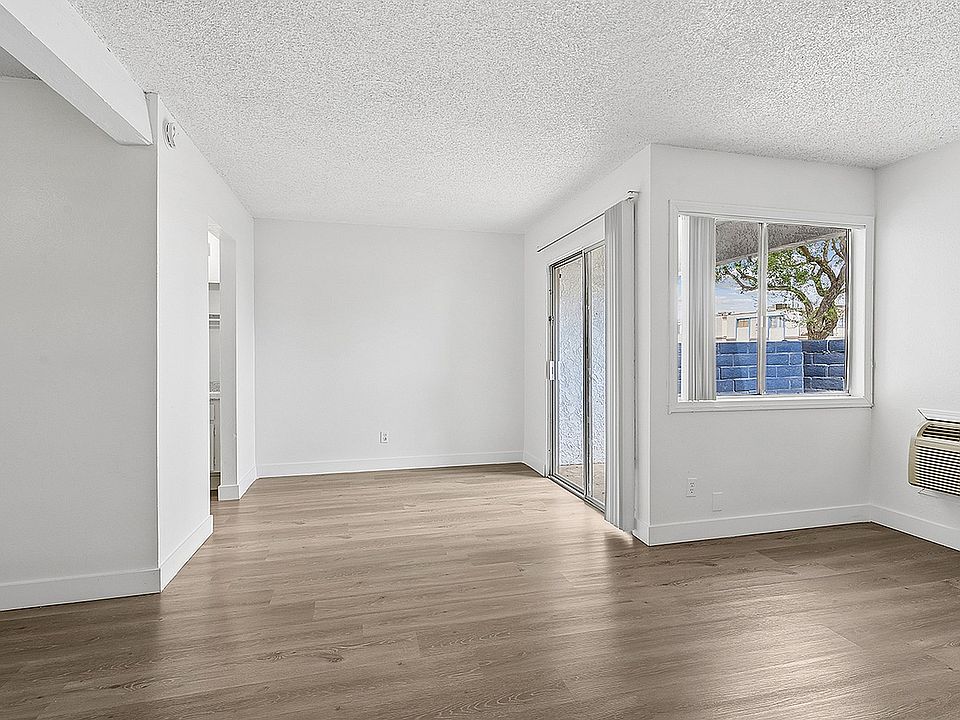 1st image of 4001 Pennwood Ave #B-30