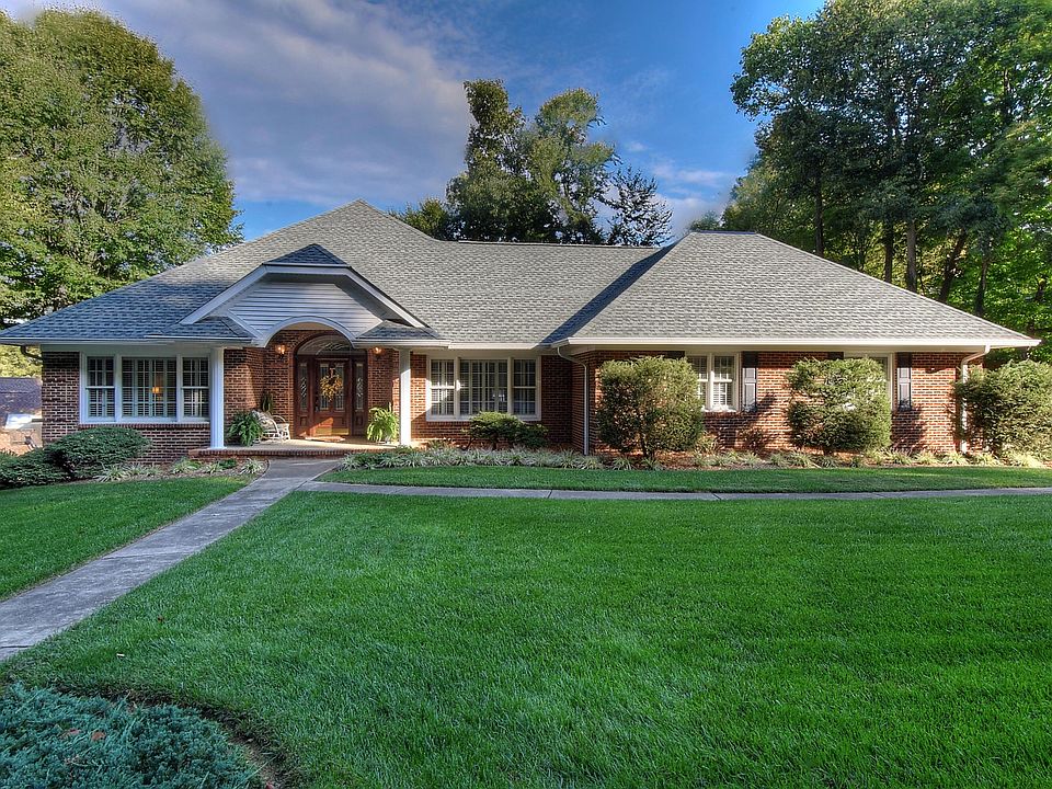 1st image of 222 Shadowood Dr
