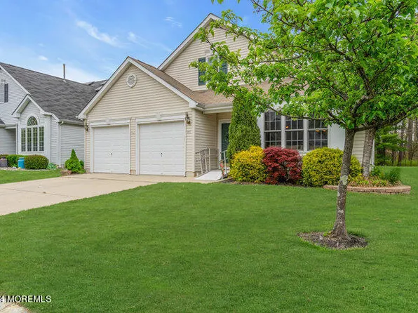 49 Medinah Court, Jackson, NJ 08527