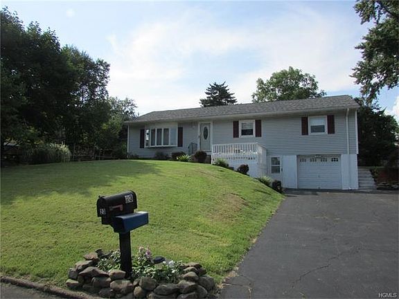 2nd image of 23 Cresthaven Dr